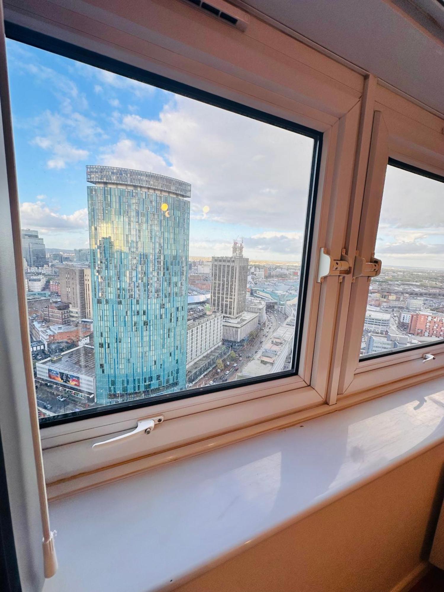 B - Newley Renovated Private Self-Contained Room In A Shared Apartment In Birmingham City Centre Exterior photo